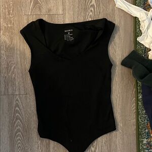 ReoRia Black V-Neck Sleeveless Bodysuit